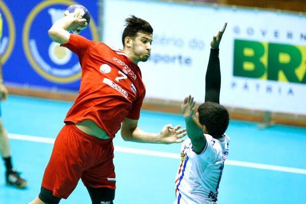 10405618_867780969936848_3607282464238305866_