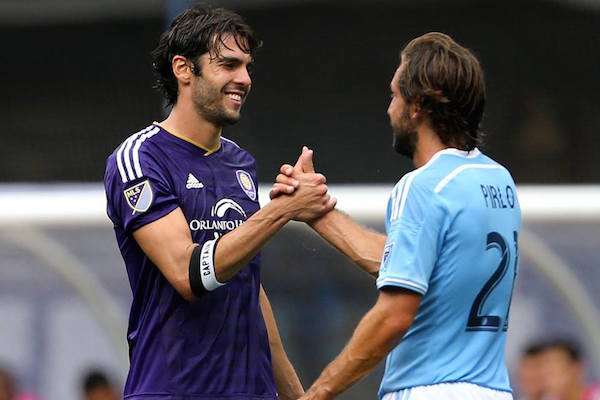 أندريا بيرلو مع كاكا 