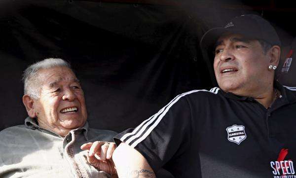 2015-06-26t001359z_1206789320_gf10000139322_rtrmadp_3_people-argentina-maradona_reuters