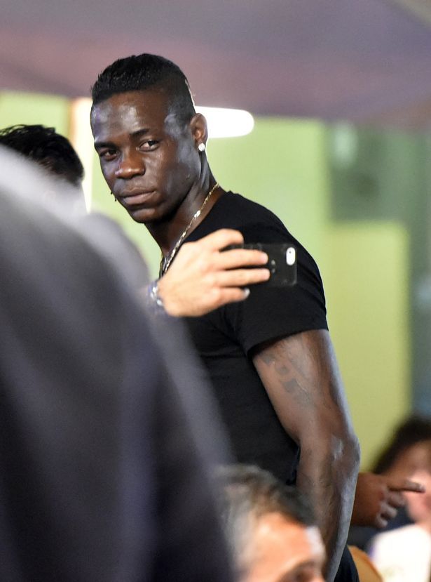 pay-liverpool-and-italian-striker-mario-balotelli