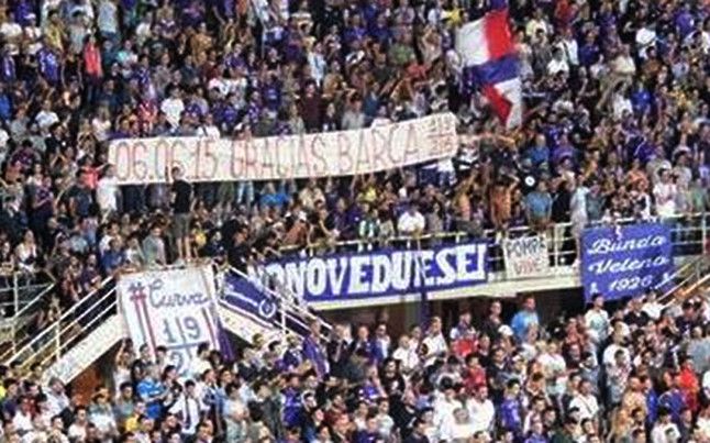 pancarta-los-aficionados-italianos-fiorentina-fcbarcelona-1438546999878