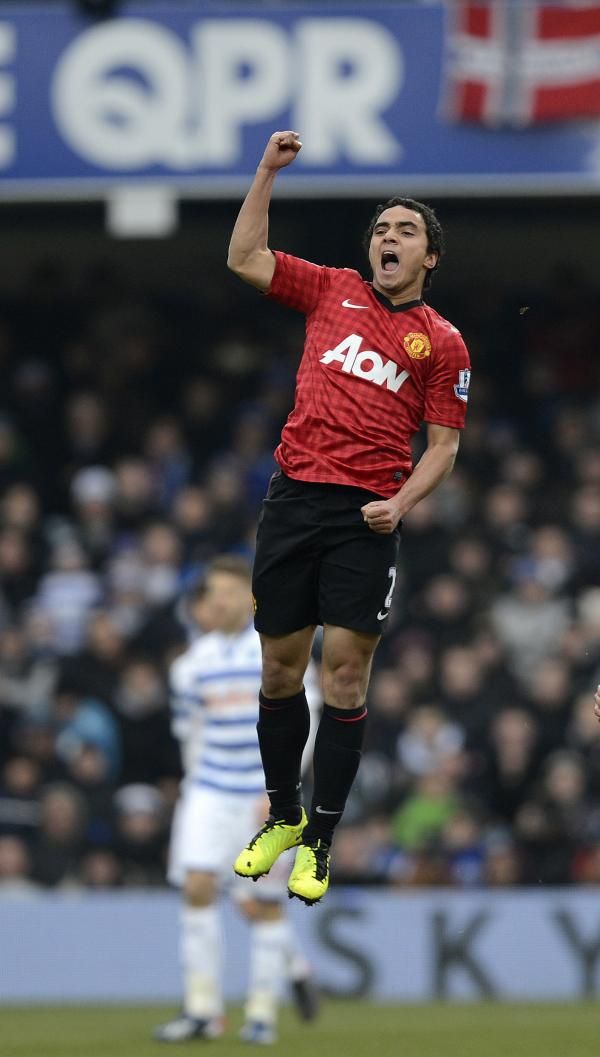 2013-02-23t153344z_1649624039_gm1e92n1tf801_rtrmadp_3_soccer-england_reuters