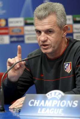 المكسيكي خافيير أغيري المدير الفني لفريق اتلتيكو مدريد