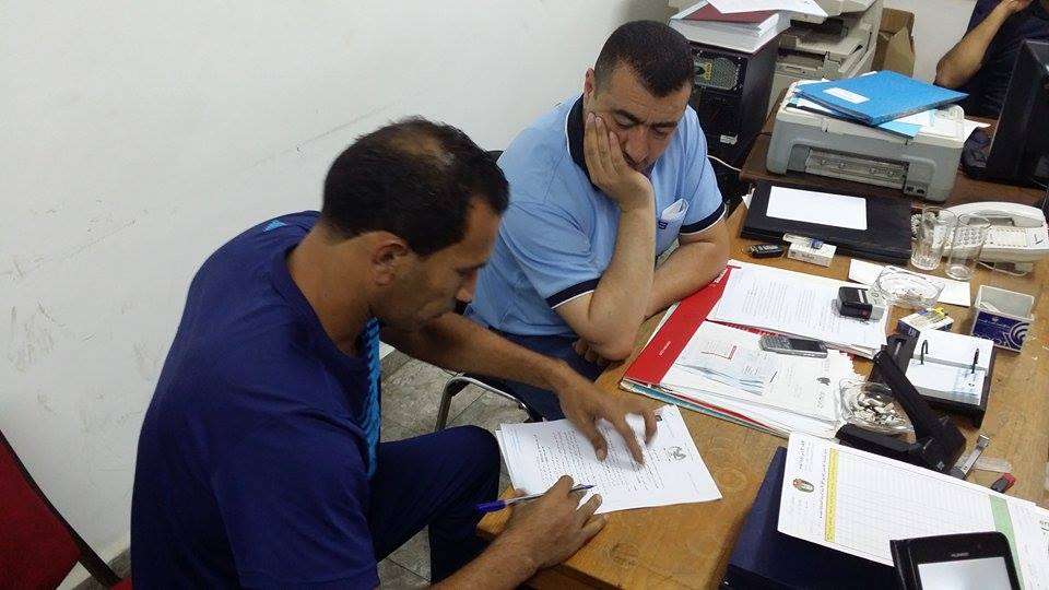 جانب من توقيع العوضات لعقده مديراً فنياً للفيصلي