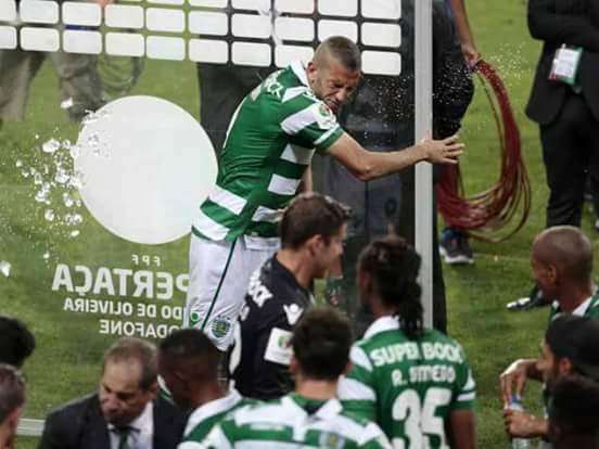 11826022_636183539818721_7993640435218796585_