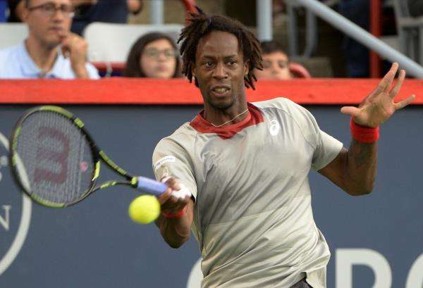 2015-08-11t002527z_2016024036_nocid_rtrmadp_3_tennis-rogers-cup-fognini-vs-monfils_reuters