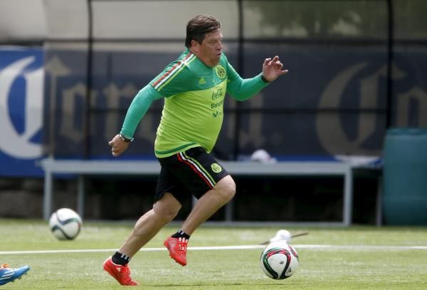 2015-05-22t203345z_702823157_gf10000104544_rtrmadp_3_mexico-friendly_reuters