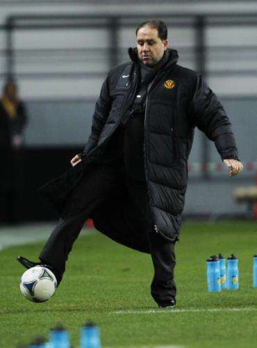 2011-12-11t103456z_01_toy707_rtridsp_3_soccer-world-club_reuters