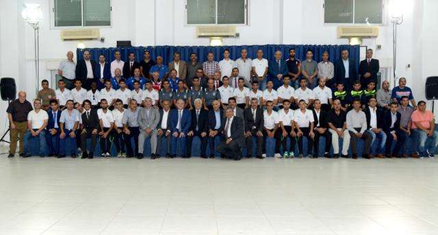 صورة جماعية للرئيس مع الأهلي والشجاعية