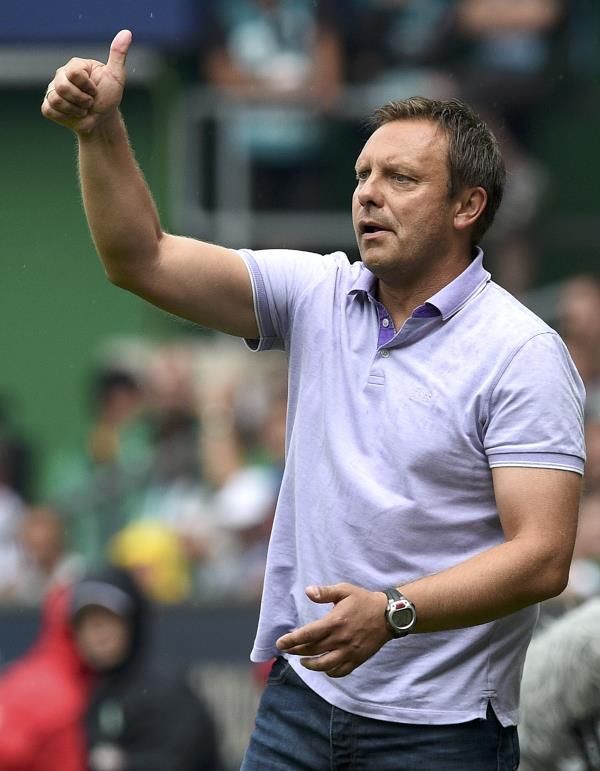 2015-08-15t143804z_1328459837_lr2eb8f14n5ll_rtrmadp_3_soccer-germany_reuters