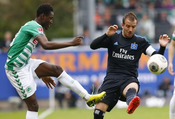 عبد الرحمن بابا (يسار)