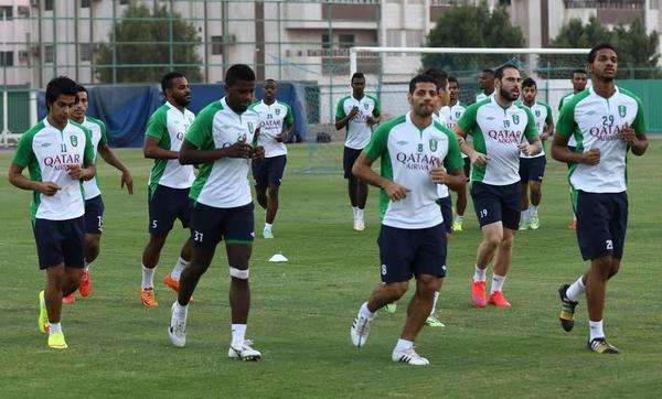 جانب من تدريبات فريق الأهلي (ارشيفية)