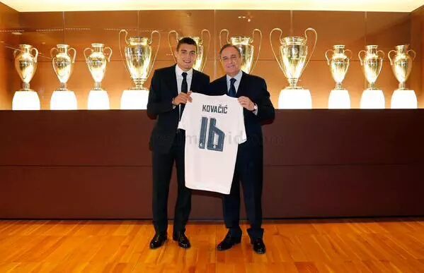 11898527_995419403813753_1730821775875090217_n