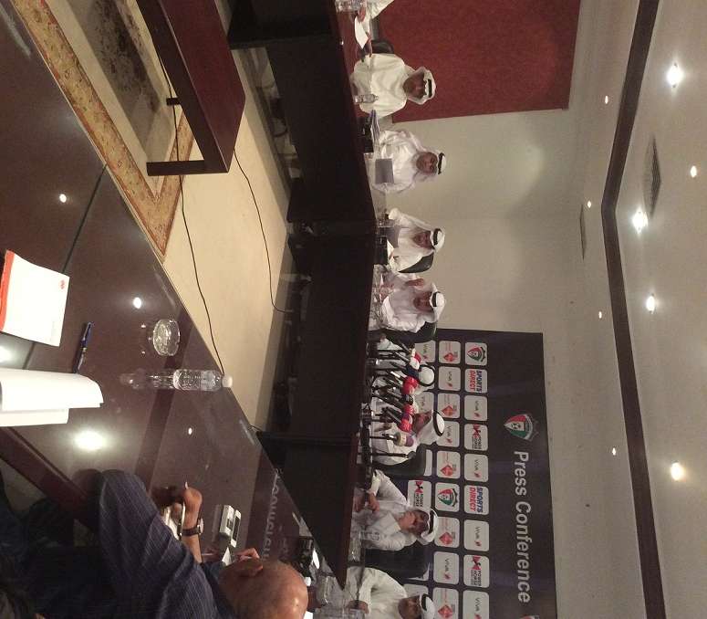 جانب من اجتماع الاتحاد الكويتي وحديث الفهد لوسائل الاعلام