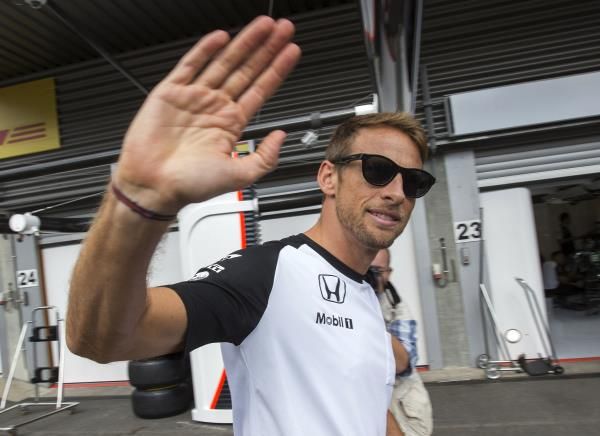 2015-08-20t151314z_1623383541_gf10000177485_rtrmadp_3_motor-racing-prix_reuters