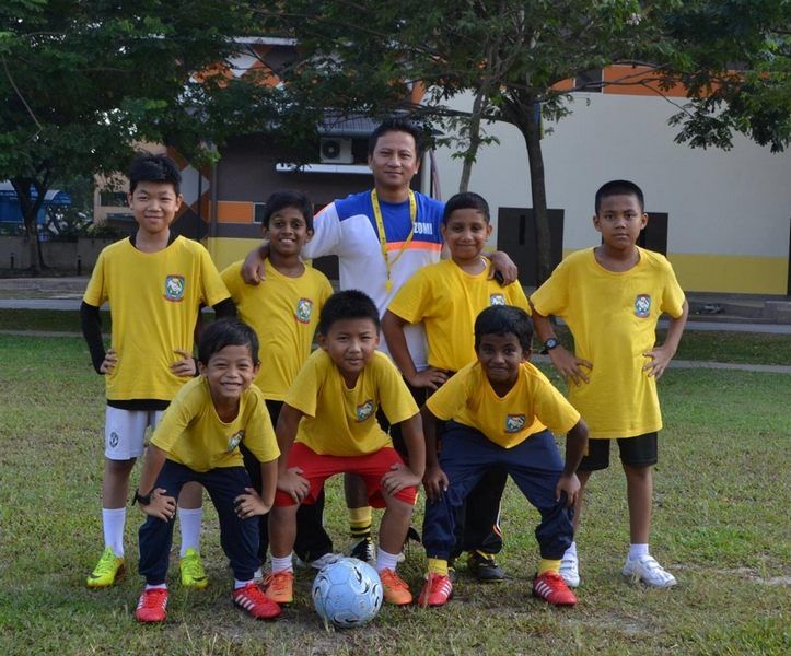 أحد الفرق المشاركة في البطولة