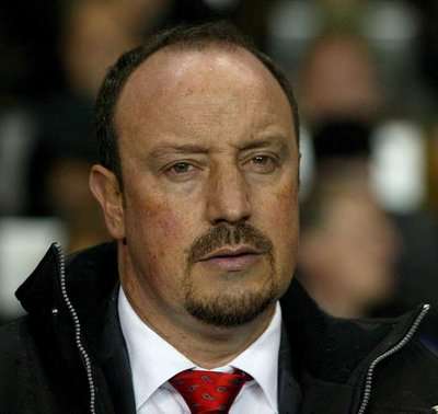 بينيتيز يقترب من مواصلة مسيرته في الانفيلد