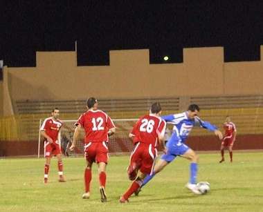 حوار كروي في وسط الملعب