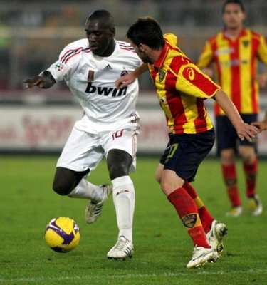 جانب من لقاء ميلان مع ليتشي في الجولة 11