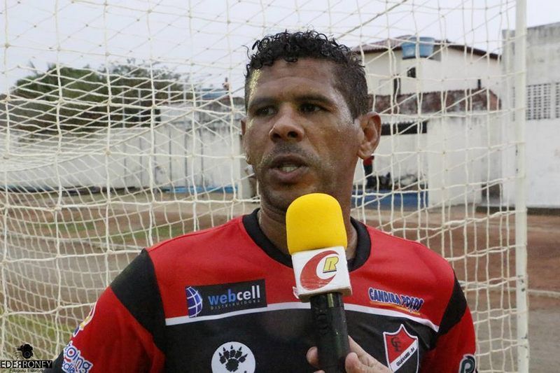 المدافع البرازيلي المسلم احمد أوليفيرا