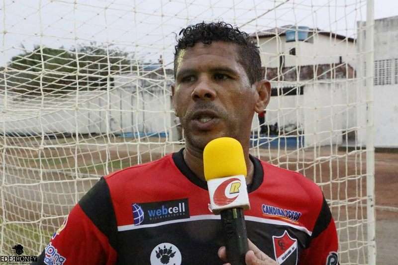 المدافع البرازيلي المسلم احمد أوليفيرا