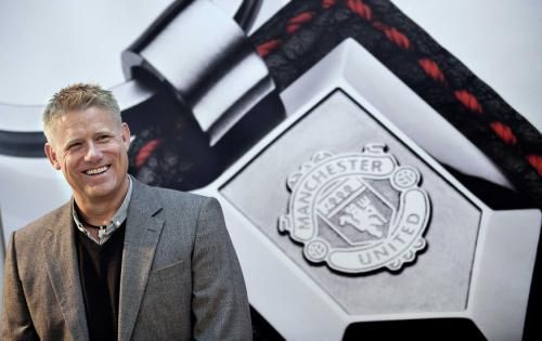 2012-03-01t120736z_01_ber94_rtridsp_3_soccer-england-redknapp-schmeichel_reuters