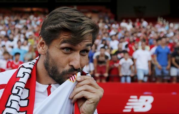 2015-08-28t190238z_1554599825_gf10000185637_rtrmadp_3_soccer-spain-sevilla-llorente_reuters