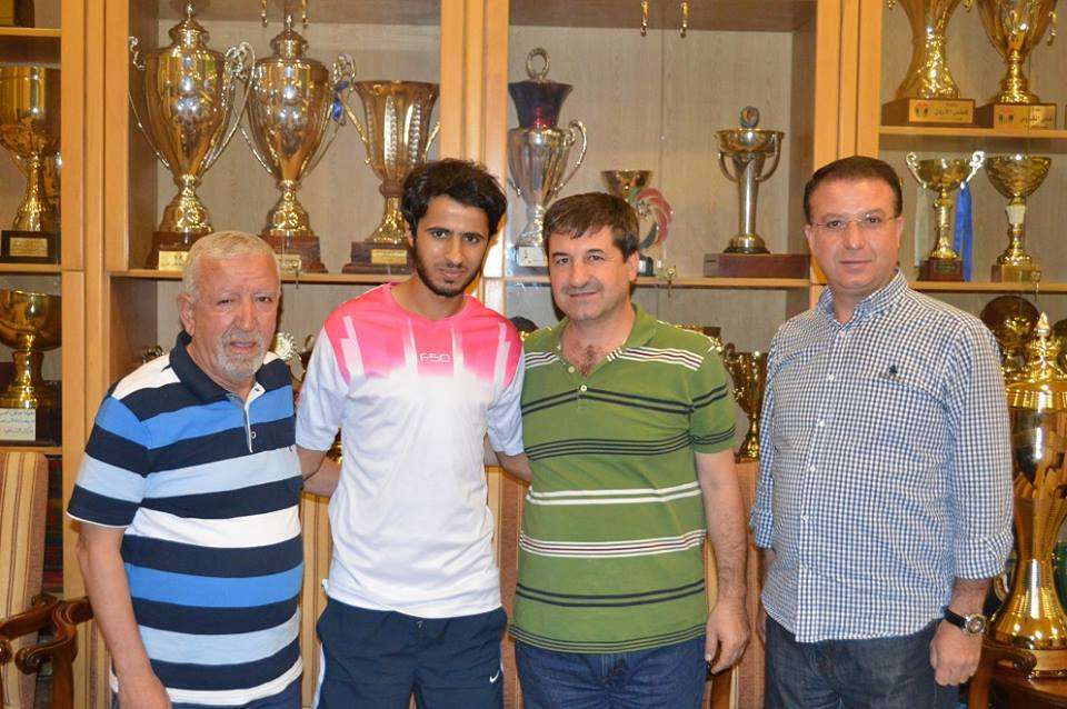 أبو عامر بعد توقيع العقد