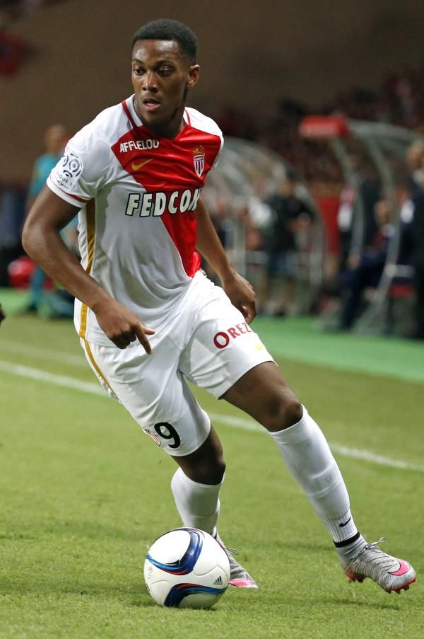 2015-08-31t145542z_218759124_pm1eb8v1ala01_rtrmadp_3_soccer-france-martial_reuters