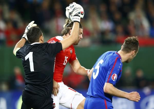 2015-09-05t203328z_1945701917_lr2eb951l3few_rtrmadp_3_soccer-euro_reuters