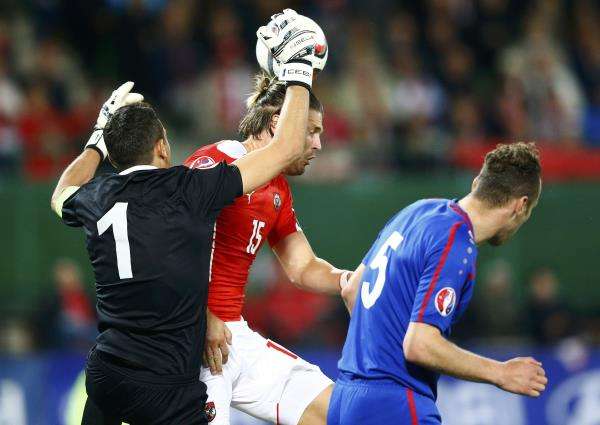 2015-09-05t203328z_1945701917_lr2eb951l3few_rtrmadp_3_soccer-euro_reuters