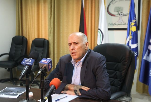 اللواء الرجوب خلال المؤتمر الصحفي 