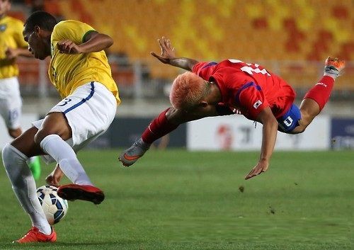 لي سيونغ وو بلقاء كوريا الجنوبية والبرازيل 