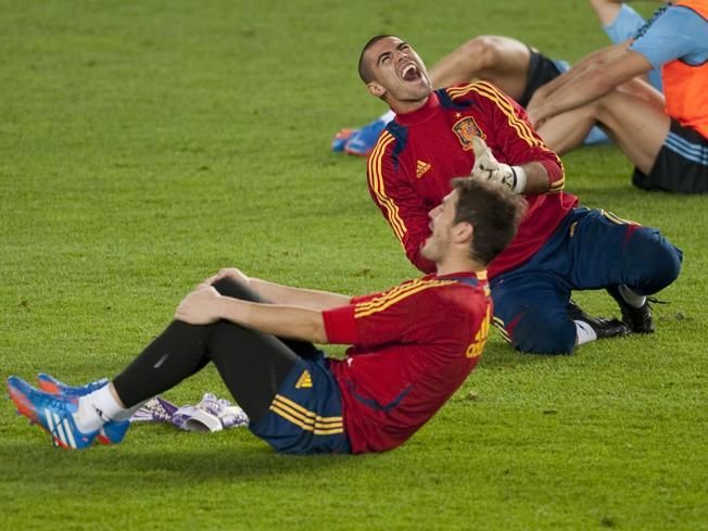 iker-casillas-defiende-a-victor-valdes