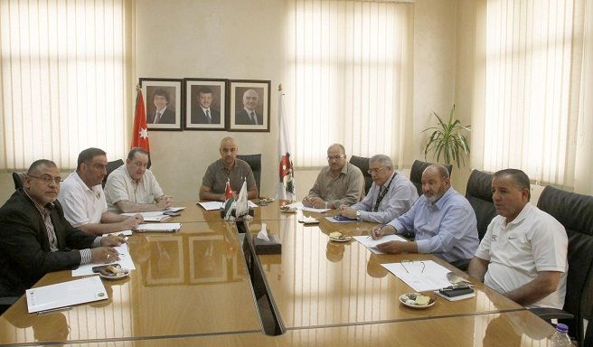 جانب من اجتماع لجنة المسابقات 