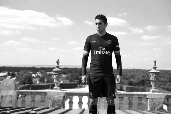 PSG_DarkLight-GroupShot-0182_Marquinhos_native_600