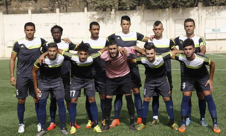 فريق العهد قبل مباراته مع النجمة أمس في كأس النخبة