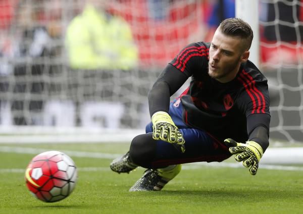 2015-09-12t155349z_85074829_mt1aci14004543_rtrmadp_3_soccer-england-mun-liv_reuters