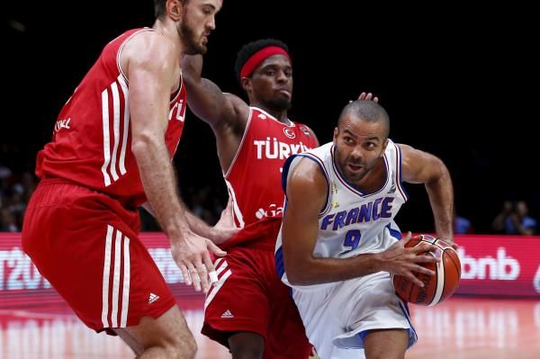 2015-09-12t204804z_1990029501_gf10000203539_rtrmadp_3_basketball-european_reuters