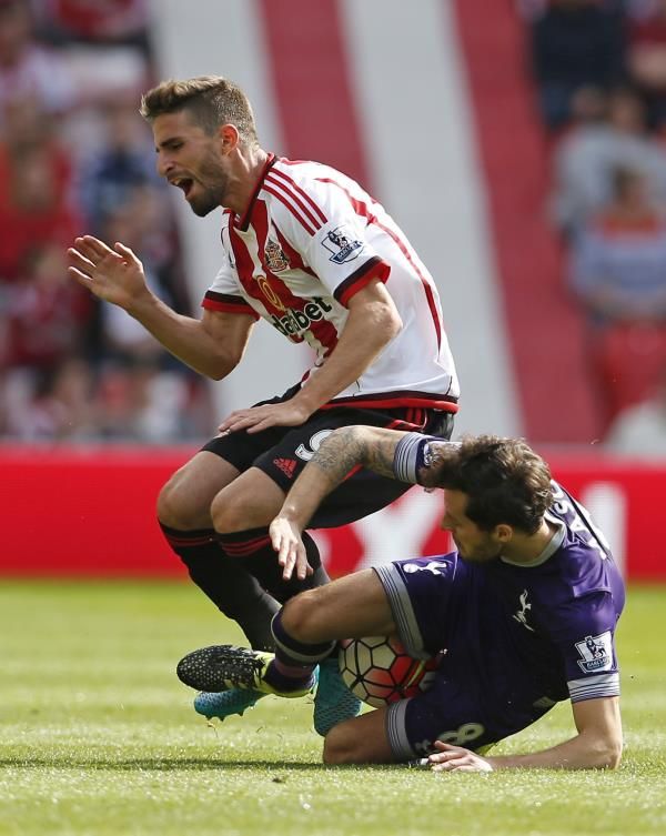 2015-09-13t143338z_85156418_mt1aci14005993_rtrmadp_3_soccer-england-sun-tot_reuters