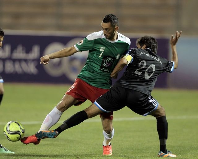 أشرف نعمان خلال مشاركته الوحدات أمام الأصالة 