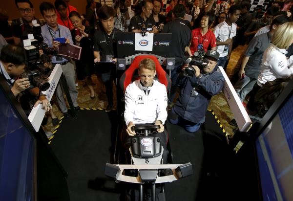 2015-09-16t092720z_594163632_gf10000207856_rtrmadp_3_motor-racing-prix_reuters