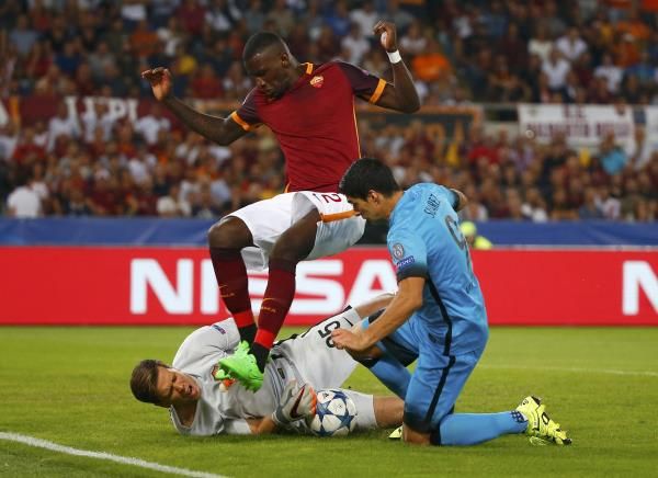 2015-09-16t201454z_69831288_lr2eb9g1k8ju9_rtrmadp_3_soccer-champions-rom-bar_reuters