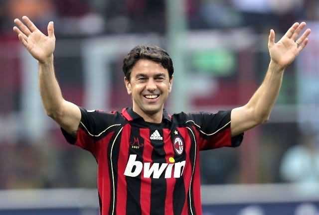 alessandro-costacurta-waving-hands-to-his-fans
