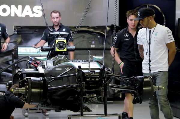 2015-09-17t133409z_902627998_gf10000209440_rtrmadp_3_motor-racing-prix_reuters
