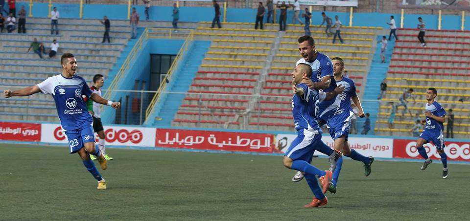 فرحة لاعبي دورا بالفوز على سلوان   
