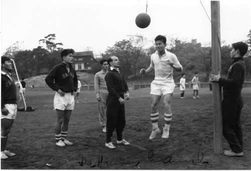 كرامير في تدريبات منتخب اليابان عام 1961