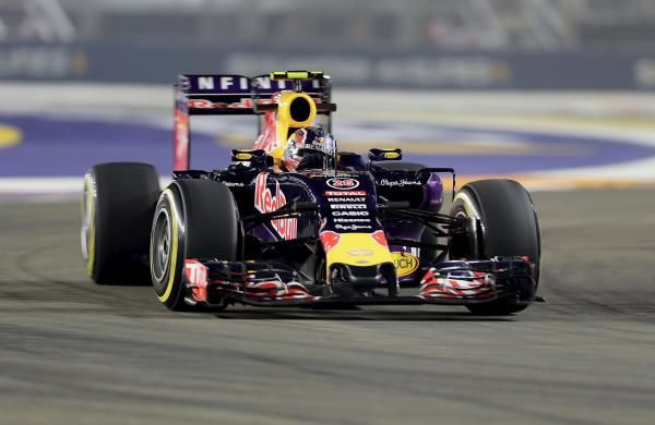 2015-09-18t154224z_1767636954_gf10000211330_rtrmadp_3_motor-racing-prix_reuters