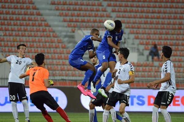 جانب من مباراة الكويت وافغانستان