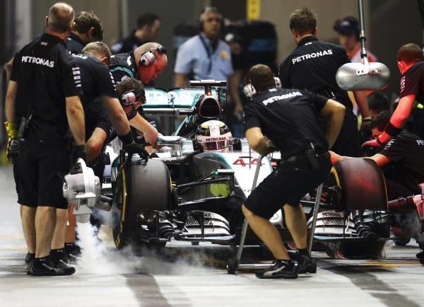 2015-09-19t153258z_1136088200_gf10000212503_rtrmadp_3_motor-racing-prix_reuters